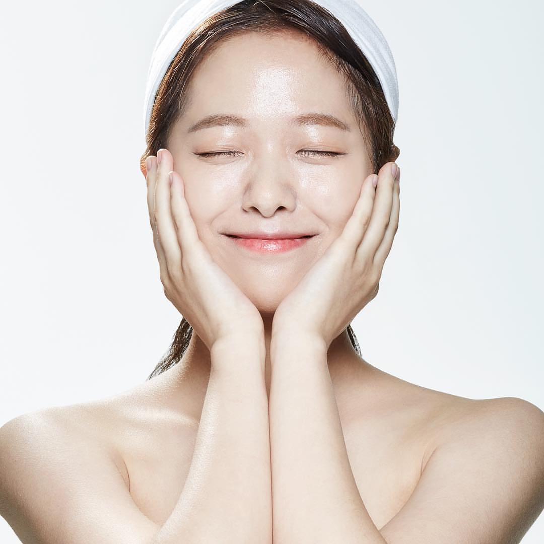 CURE aloe skincare model